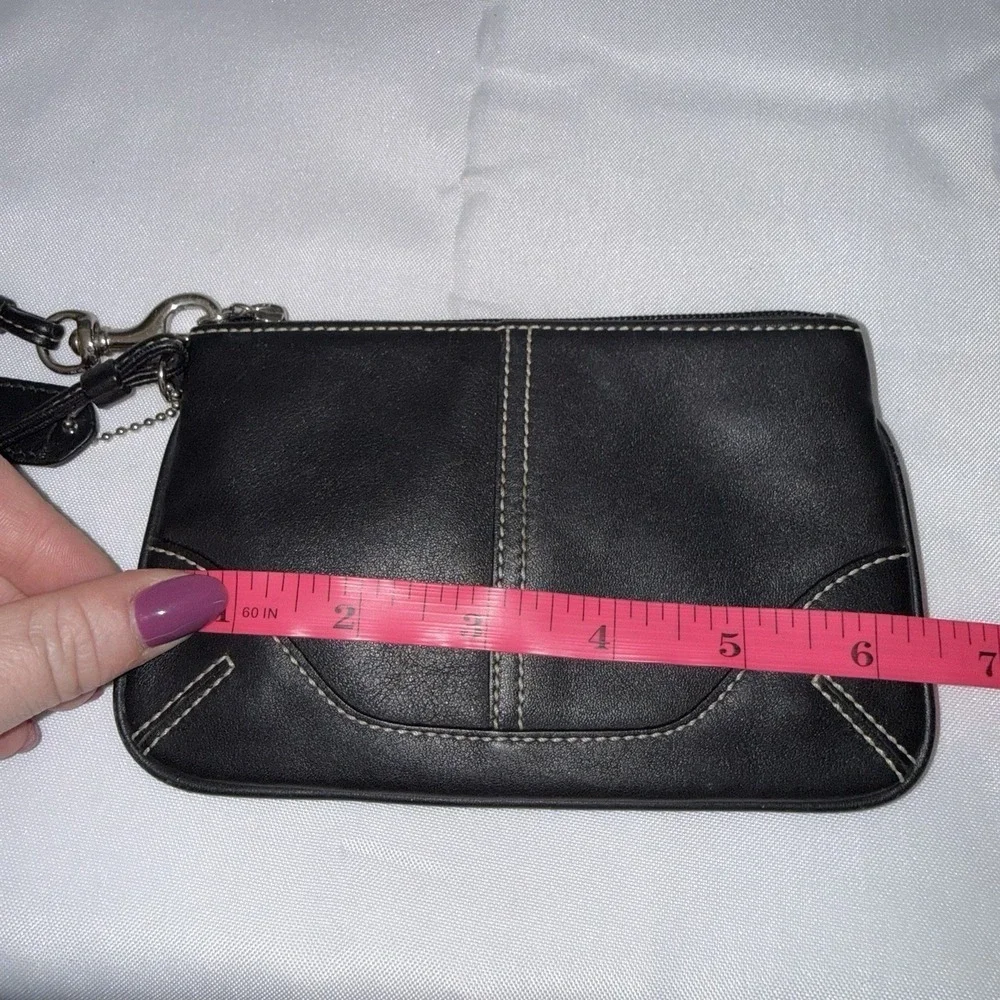 Vintage Coach Black Leather Wristlet Mini Purse Zip Top Pouch Wallet